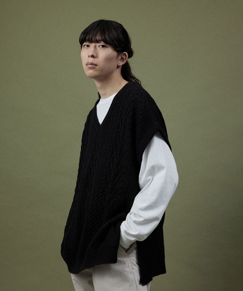 re_k by JUNRED(レクバイジュンレッド)の「re_k by JUNRED / バルキーアランオーバーVネックベスト(ベスト・メンズ・チャコールグレー/イエロー/グリーン・M/L)」の9枚目の写真