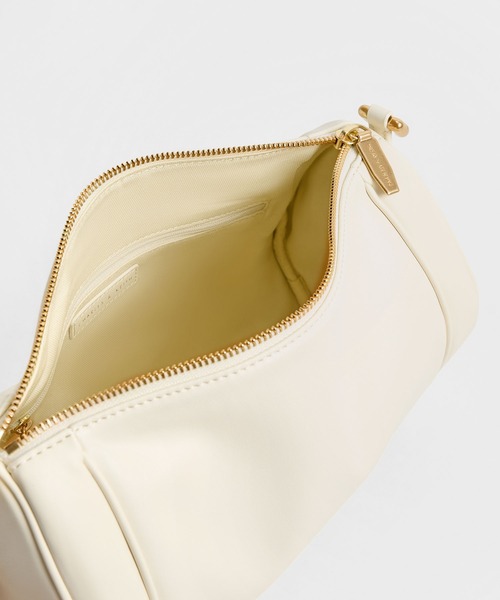 CHARLES & KEITH（チャールズ & キース）の「アクリルチェーン
