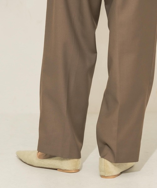 KBF(ケイビーエフ)の「ポインテッドトゥフェイクファーパンプス(パンプス・レディース・ネイビー/ベージュ・36/37/38)」の3枚目の写真