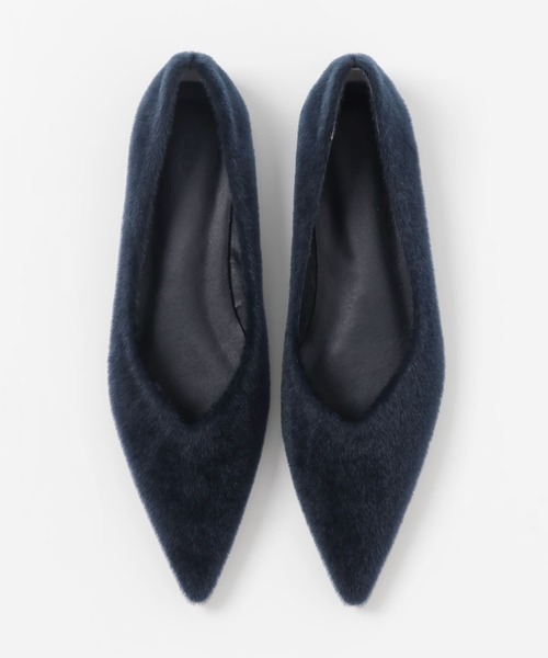 KBF(ケイビーエフ)の「ポインテッドトゥフェイクファーパンプス(パンプス・レディース・ネイビー/ベージュ・36/37/38)」の9枚目の写真