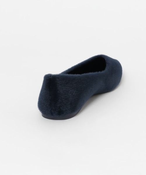 KBF(ケイビーエフ)の「ポインテッドトゥフェイクファーパンプス(パンプス・レディース・ネイビー/ベージュ・36/37/38)」の10枚目の写真