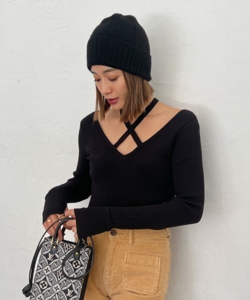 Vicente(ヴィセンテ)の「Cross knit tops(ニット/セーター・レディース・ブラック/ライトベージュ/ブルー・FREE)」の4枚目の写真