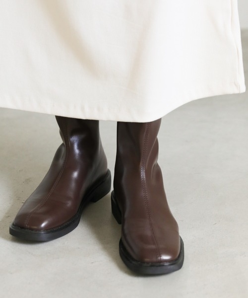 select MOCA（セレクトモカ）の「スクエアトゥフラットショートブーツ（ブーツ・レディース・ブラック/ブラウン・SMALL/MEDIUM/LARGE）」の6枚目の写真