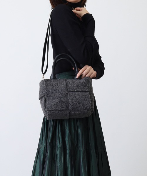 COOCO(クーコ)の「ポーチ付エコボアメッシュ2WAYトートバッグ(トートバッグ・レディース・オフホワイト/ダークグレー/パープル系その他/キャメル・9)」の1枚目の写真