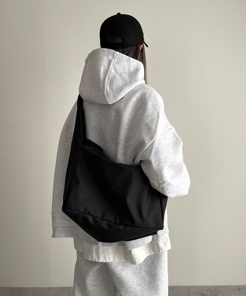 y/m by MIHO(イムバイミホ)の「ナイロンショルダーBAG(ショルダーバッグ・レディース・ブラック・FREE)」の12枚目の写真