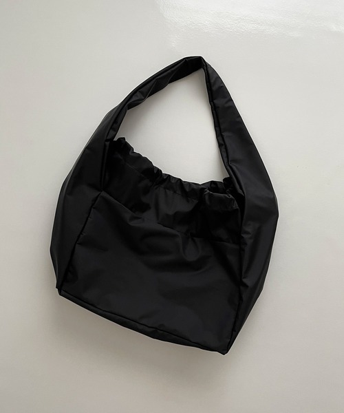 y/m by MIHO(イムバイミホ)の「ナイロンショルダーBAG(ショルダーバッグ・レディース・ブラック・FREE)」の16枚目の写真