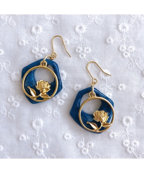 tone(トーン)の「【fuwari】プレート×フラワー ピアス(MA)(ピアス(両耳用)・レディース・ブラウン/ベージュ/パープル/グレー/ブルー・FREE)」の5枚目の写真