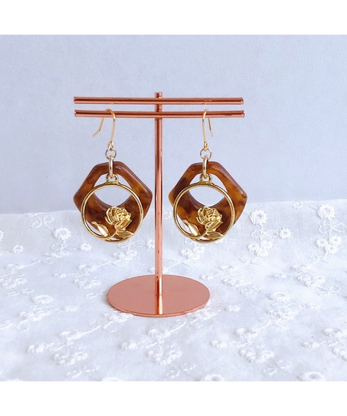 tone(トーン)の「【fuwari】プレート×フラワー ピアス(MA)(ピアス(両耳用)・レディース・ブラウン/ベージュ/パープル/グレー/ブルー・FREE)」の10枚目の写真