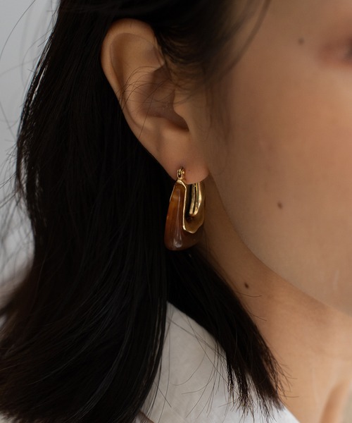 VitaFelice（ヴィータフェリーチェ）の「マーブルフープピアス（ピアス（両耳用）・レディース・グリーン/ベージュ/ブラウン/クリア/グレー・FREE）」の3枚目の写真