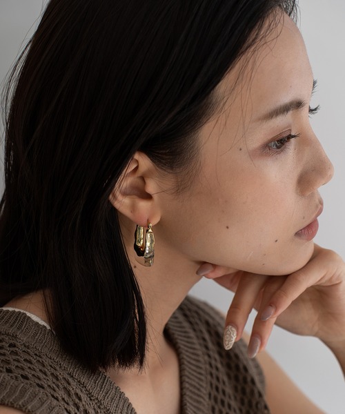 VitaFelice（ヴィータフェリーチェ）の「マーブルフープピアス（ピアス（両耳用）・レディース・グリーン/ベージュ/ブラウン/クリア/グレー・FREE）」の5枚目の写真