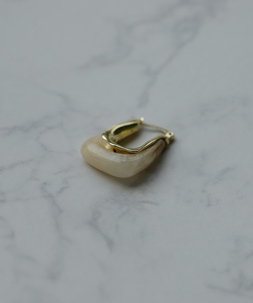 VitaFelice（ヴィータフェリーチェ）の「マーブルフープピアス（ピアス（両耳用）・レディース・グリーン/ベージュ/ブラウン/クリア/グレー・FREE）」の14枚目の写真