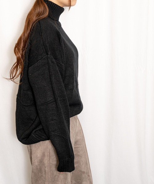 tolene(トレネ)の「オーバーサイズ ざっくりタートルネック ニット(ニット/セーター・レディース・ブラウン/カーキ/グリーン/ブルー/ブラック・L/XL/XXL/M)」の14枚目の写真