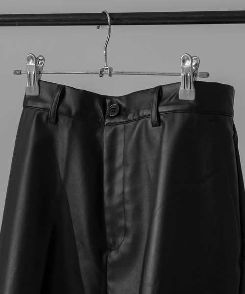 Adoon plain(アドーンプレーン)の「【Adoon plain】フェイクレザーフレアパンツ(その他パンツ・メンズ・ブラック・SMALL/MEDIUM/LARGE)」の18枚目の写真