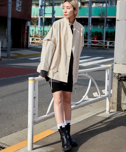 Auntie Rosa Holiday（アンティローザホリデー）の「スタンドカラー2WAYマウンテンパーカー（マウンテンパーカー・レディース・アイボリー/ブラック・FREE）」の19枚目の写真