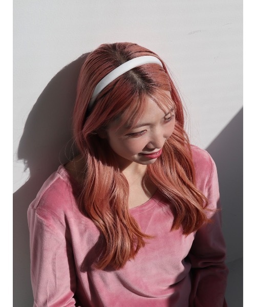 jumelle（ジュメロ）の「ツイルカラーカチューシャ（カチューシャ・レディース・レッド/ブラック/ホワイト/ピンク・FREE）」の2枚目の写真