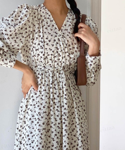Dalfwin（ダールフィン）の「カシュクール花柄ミモレ丈ワンピース（ワンピース・レディース・ブラウン/アイボリー・FREE）」の10枚目の写真