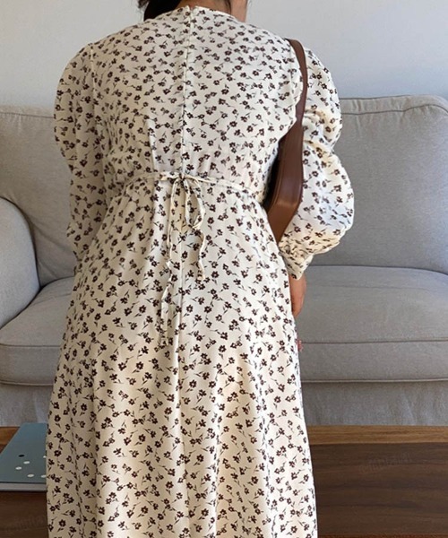 Dalfwin（ダールフィン）の「カシュクール花柄ミモレ丈ワンピース（ワンピース・レディース・ブラウン/アイボリー・FREE）」の13枚目の写真