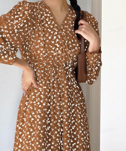 Dalfwin（ダールフィン）の「カシュクール花柄ミモレ丈ワンピース（ワンピース・レディース・ブラウン/アイボリー・FREE）」の22枚目の写真