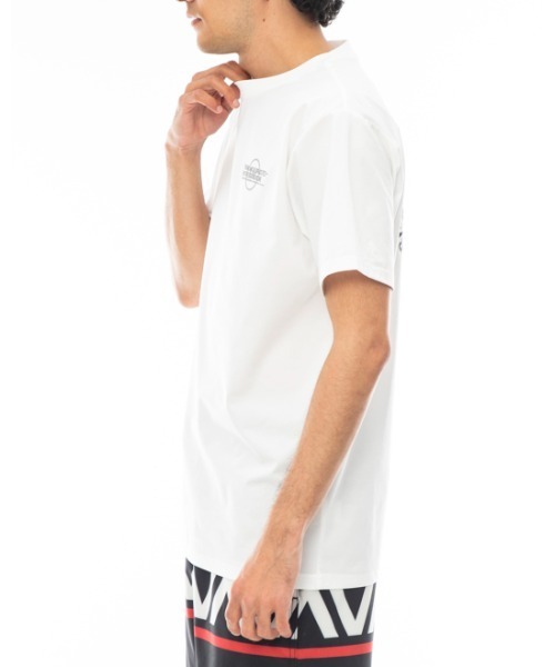 RVCA（ルーカ）の「【オンライン限定】RVCA メンズ 【SURF TEE】 VA LEVELS TEE ラッシュガード【2023年春夏モデル】/ルーカ半袖ラッシュガード(水着)（ラッシュガード・メンズ・ホワイト/ブラック・LARGE/MEDIUM/XX-LARGE/SMALL/X-LARGE）」の8枚目の写真