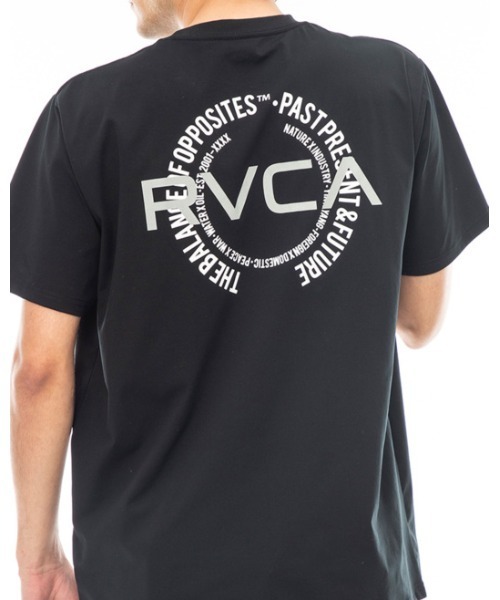 RVCA（ルーカ）の「【オンライン限定】RVCA メンズ 【SURF TEE】 VA LEVELS TEE ラッシュガード【2023年春夏モデル】/ルーカ半袖ラッシュガード(水着)（ラッシュガード・メンズ・ホワイト/ブラック・LARGE/MEDIUM/XX-LARGE/SMALL/X-LARGE）」の4枚目の写真