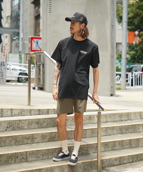 RVCA（ルーカ）の「【オンライン限定】RVCA メンズ 【SURF TEE】 VA LEVELS TEE ラッシュガード【2023年春夏モデル】/ルーカ半袖ラッシュガード(水着)（ラッシュガード・メンズ・ホワイト/ブラック・LARGE/MEDIUM/XX-LARGE/SMALL/X-LARGE）」の19枚目の写真