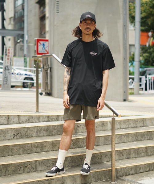 RVCA（ルーカ）の「【オンライン限定】RVCA メンズ 【SURF TEE】 VA LEVELS TEE ラッシュガード【2023年春夏モデル】/ルーカ半袖ラッシュガード(水着)（ラッシュガード・メンズ・ホワイト/ブラック・LARGE/MEDIUM/XX-LARGE/SMALL/X-LARGE）」の18枚目の写真