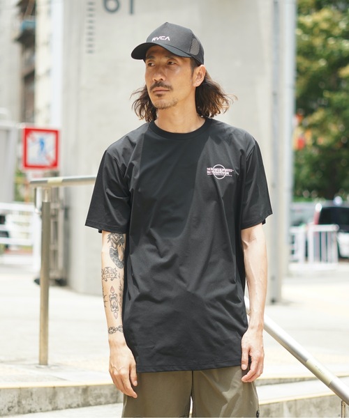 RVCA（ルーカ）の「【オンライン限定】RVCA メンズ 【SURF TEE】 VA LEVELS TEE ラッシュガード【2023年春夏モデル】/ルーカ半袖ラッシュガード(水着)（ラッシュガード・メンズ・ホワイト/ブラック・LARGE/MEDIUM/XX-LARGE/SMALL/X-LARGE）」の16枚目の写真