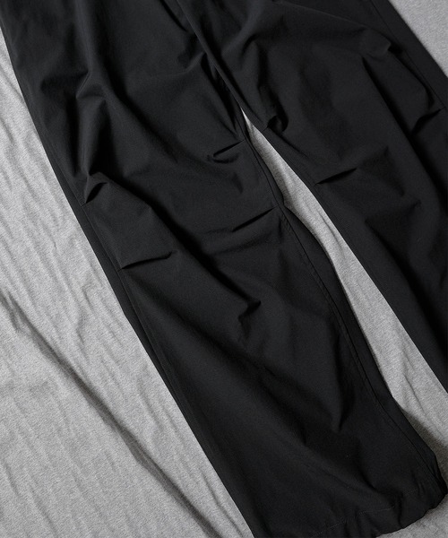 NUMBER (N)INE(ナンバーナイン)の「NUMBER (N)INE/ナンバーナイン WIDE-LEG NYLON STRETCH RIPSTOP PANTS/ナイロンリップストップストレッチ ウェービングベルト ワイドミリタリートラックパンツ(カーゴパンツ・メンズ・ブラック/オリーブ/グレー・4/2/3)」の5枚目の写真