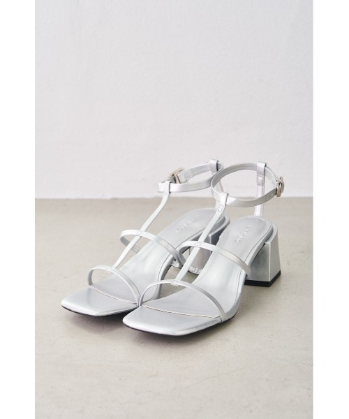 AZUL by moussy(アズールバイマウジー)の「T-STRAP SANDALS/Tストラップサンダル(サンダル・レディース・ブラック/シルバー/イエロー/アイボリー・LARGE/LL/MEDIUM/SMALL)」の4枚目の写真