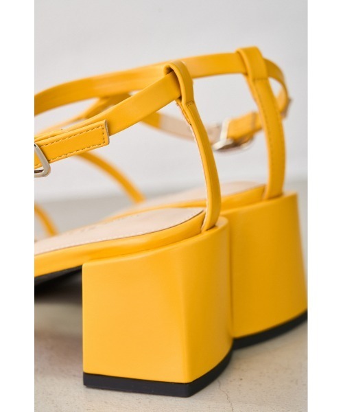 AZUL by moussy(アズールバイマウジー)の「T-STRAP SANDALS/Tストラップサンダル(サンダル・レディース・ブラック/シルバー/イエロー/アイボリー・LARGE/LL/MEDIUM/SMALL)」の22枚目の写真