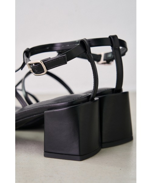 AZUL by moussy(アズールバイマウジー)の「T-STRAP SANDALS/Tストラップサンダル(サンダル・レディース・ブラック/シルバー/イエロー/アイボリー・LARGE/LL/MEDIUM/SMALL)」の15枚目の写真