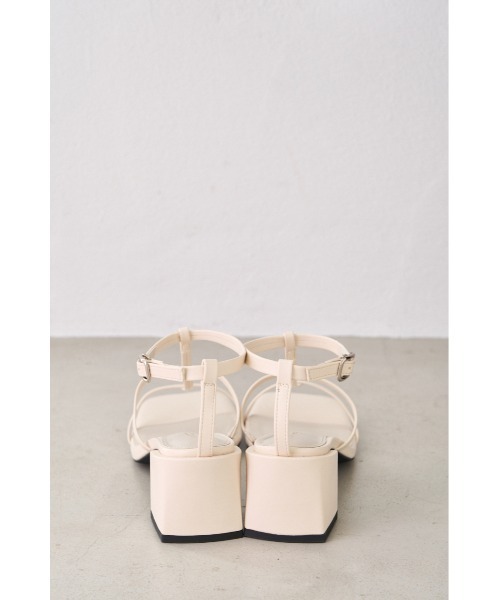 AZUL by moussy(アズールバイマウジー)の「T-STRAP SANDALS/Tストラップサンダル(サンダル・レディース・ブラック/シルバー/イエロー/アイボリー・LARGE/LL/MEDIUM/SMALL)」の7枚目の写真
