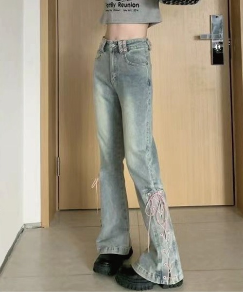 meJane（ミージェーン）の「サイドリボンアップデニムパンツ（デニムパンツ・レディース・ブルー・S/M/L）」の3枚目の写真