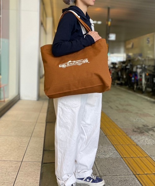 OLD BETTY'S（オールドベティーズ）の「Heavy Canvas Tote BAG(L)（トートバッグ・レディース・キャメル・L）」の4枚目の写真