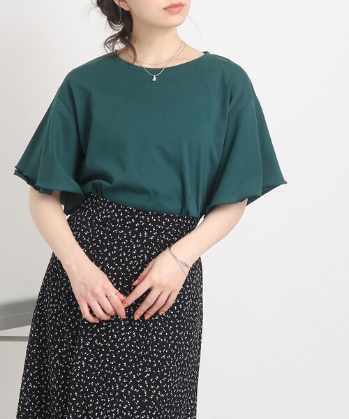 Cutie Blonde(キューティーブロンド)の「◆【接触冷感】見た目も着心地も涼しく◎フレアスリーブTシャツ(Tシャツ/カットソー・レディース・ブラック/ホワイト系/ネイビー系6/ナチュラル・00)」の4枚目の写真