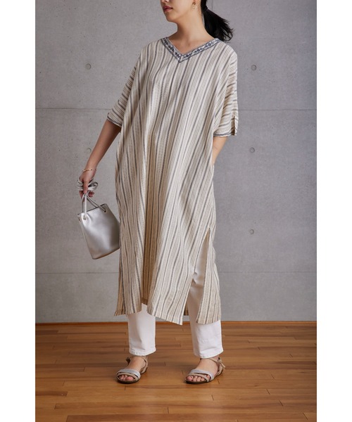 Fanaka(ファナカ)の「ストライプ刺繍カフタンワンピース(ワンピース・レディース・ベージュ/グレー・FREE)」の19枚目の写真