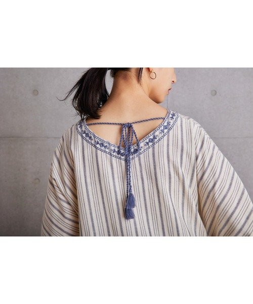 Fanaka(ファナカ)の「ストライプ刺繍カフタンワンピース(ワンピース・レディース・ベージュ/グレー・FREE)」の18枚目の写真