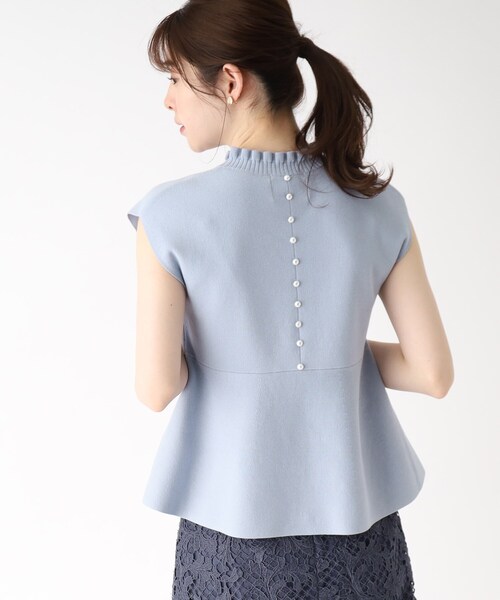 index（インデックス）の「◆オーガニックコットン バックシャンペプラムフェイクパールニット【UVケア・洗濯機で洗える】（ニット/セーター・レディース・レモンイエロー/ホワイト系/ブルー系7/ネイビー・36/38/40/42）」の3枚目の写真