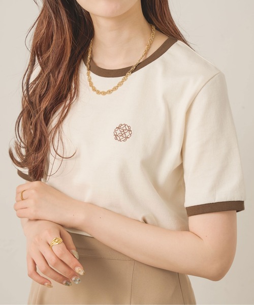 Ambre Neige（アンブルネージュ）の「アソートロゴ刺繍Ｔ／【WEB/EC限定商品】（Tシャツ/カットソー・レディース・アイボリー/オフホワイト・FREE）」の2枚目の写真