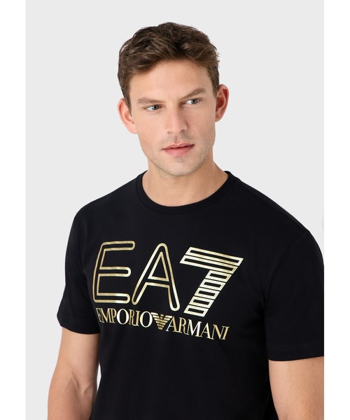 EMPORIO ARMANI EA7(エンポリオアルマーニイーエーセブン)の「【エンポリオ アルマーニ EA7】Logo Series 半袖Tシャツ コットン製 オーバーサイズロゴ(Tシャツ/カットソー・メンズ・ブラック/オレンジ/ブラック系その他・LARGE/X-LARGE/MEDIUM/SMALL/XX-LARGE/X-SMALL)」の7枚目の写真