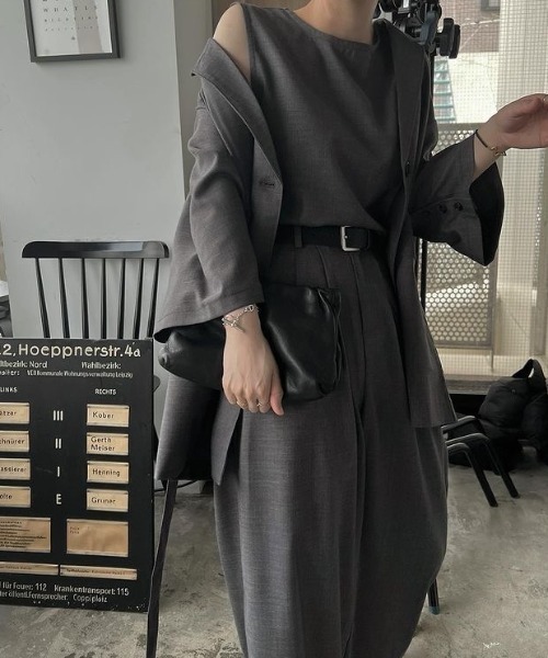 WILLFULLY（ウィルフリー）の「sharkskin deformation sleeve middle JK（テーラードジャケット・レディース・ブラウン系/チャコール・FREE）」の20枚目の写真