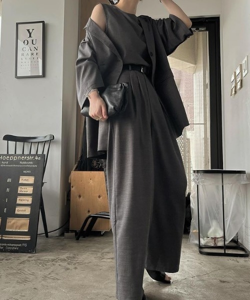 WILLFULLY（ウィルフリー）の「sharkskin deformation sleeve middle JK（テーラードジャケット・レディース・ブラウン系/チャコール・FREE）」の5枚目の写真