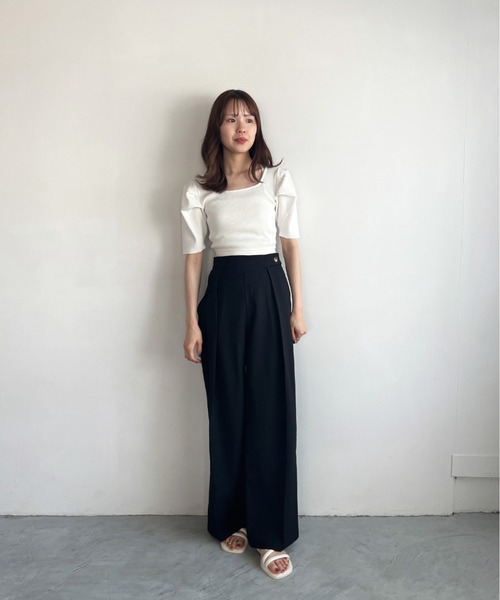 Olu.(オルドット)の「ウエストデザインタックパンツ(その他パンツ・レディース・カーキ/ブラック・1/0)」の3枚目の写真