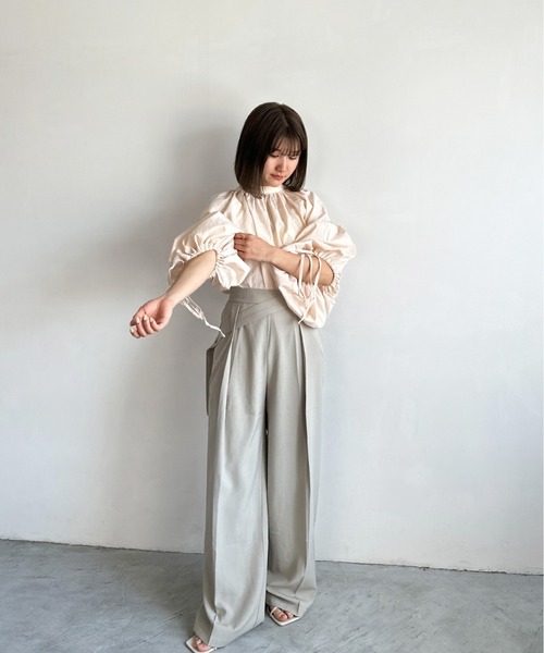 Olu.(オルドット)の「ウエストデザインタックパンツ(その他パンツ・レディース・カーキ/ブラック・1/0)」の15枚目の写真