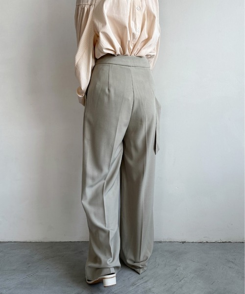 Olu.(オルドット)の「ウエストデザインタックパンツ(その他パンツ・レディース・カーキ/ブラック・1/0)」の22枚目の写真