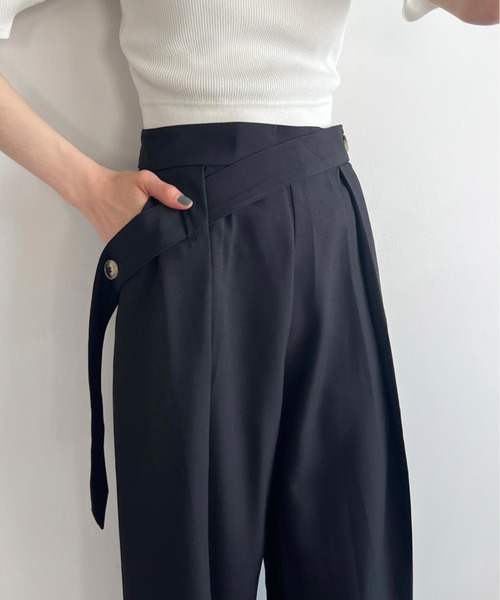 Olu.(オルドット)の「ウエストデザインタックパンツ(その他パンツ・レディース・カーキ/ブラック・1/0)」の9枚目の写真