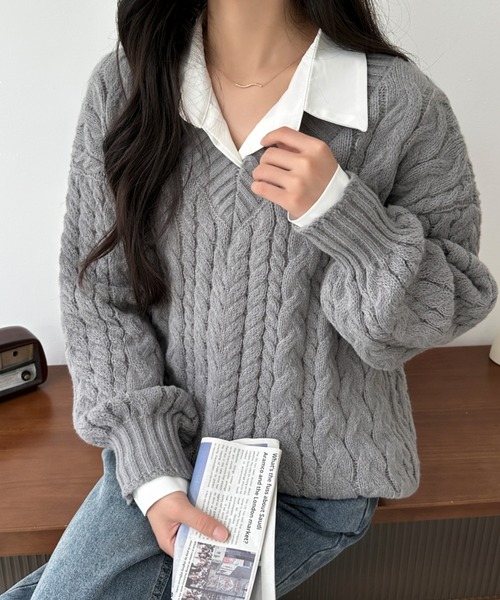 emi+(エミプラス)の「Vネックローゲージケーブルニットプルオーバー(ニット/セーター・レディース・ライトブルー/ブルー/ライトグリーン/アイボリー/グレー・FREE)」の16枚目の写真