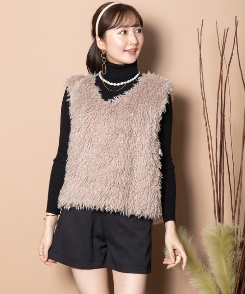 美品　カーリーショートベスト 美品 カーリーショートベスト 🩶 カーリーショートベスト🩶｜スリー