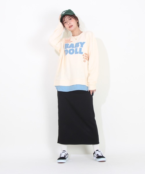 BABYDOLL(ベビードール)の「親子お揃い デニムワッペントレーナー 8728A(スウェット・レディース・オフホワイト/ブラック・M/L/XL/S)」の6枚目の写真