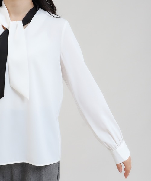 TRUDEA（トルディア）の「アシンメトリー配色ボウタイブラウス（シャツ/ブラウス・レディース・ブラウン/ベージュ/ホワイト・MEDIUM/LARGE）」の10枚目の写真